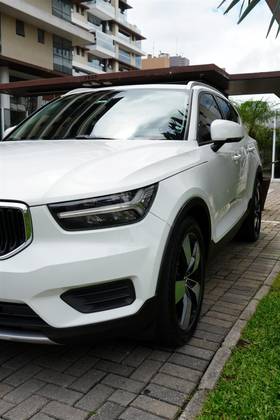 VOLVO XC40 2.0 T5 GASOLINA MOMENTUM AWD GEARTRONIC